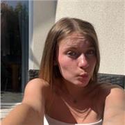 je m'appelle Lou, je suis étudiante et droit. J'adorerais partager mes connaissances afin de vous aider à réussir vos projets